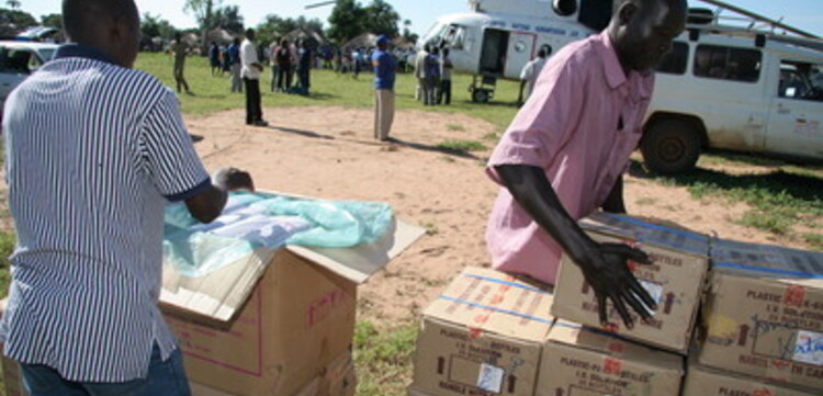 Flut Afrika, Stapeln der Hilfspakete