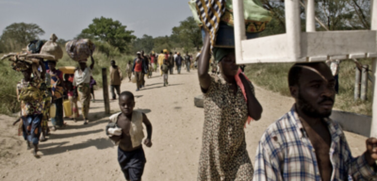 Kongo: Flüchtlinge auf dem Weg nach Uganda