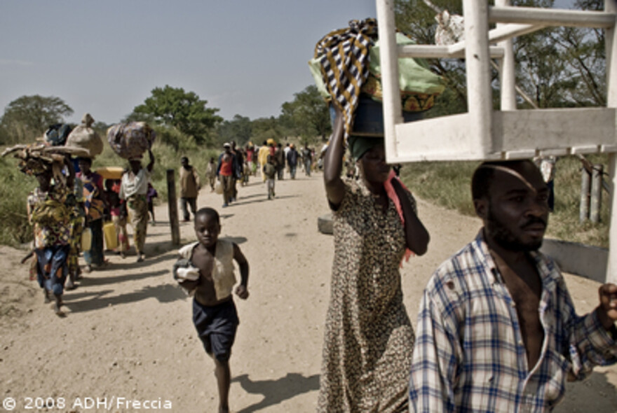 Kongo: Flüchtlinge auf dem Weg nach Uganda