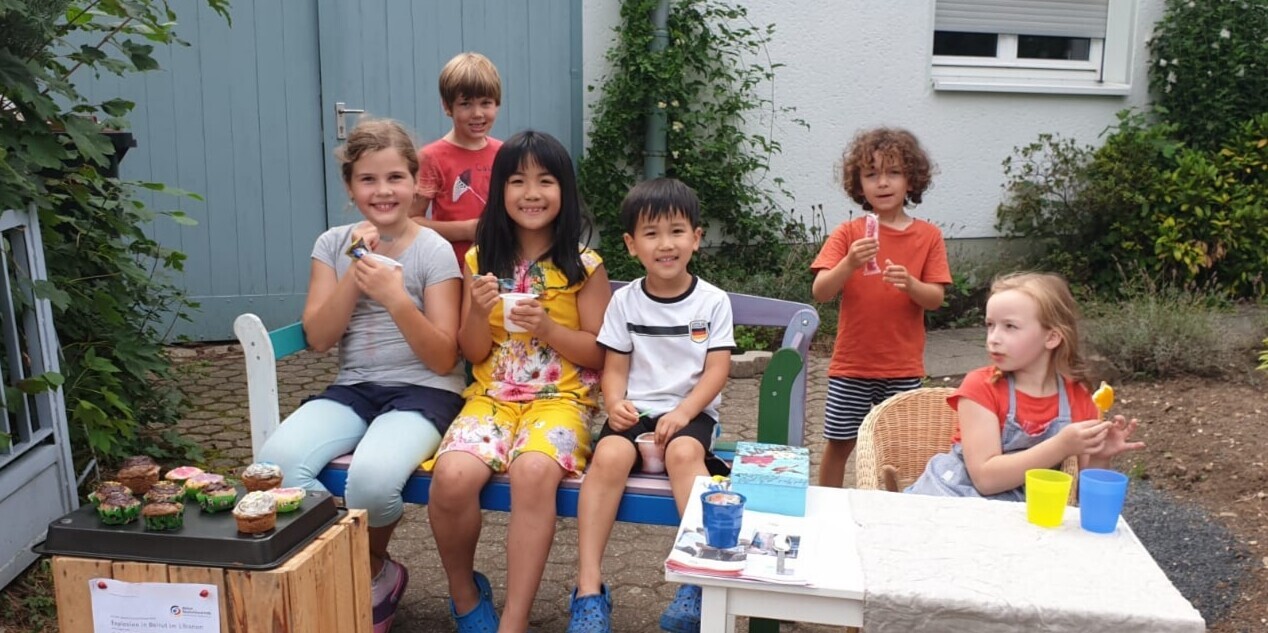 Kinder backten Muffins und sammelten Spenden Kinder backten Muffins und sammelten Spenden