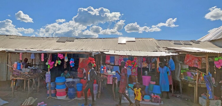 Verkaufsstände im Geflüchtetencamp Kakuma in Kenia Verkaufsstände im Geflüchtetencamp Kakuma in Kenia