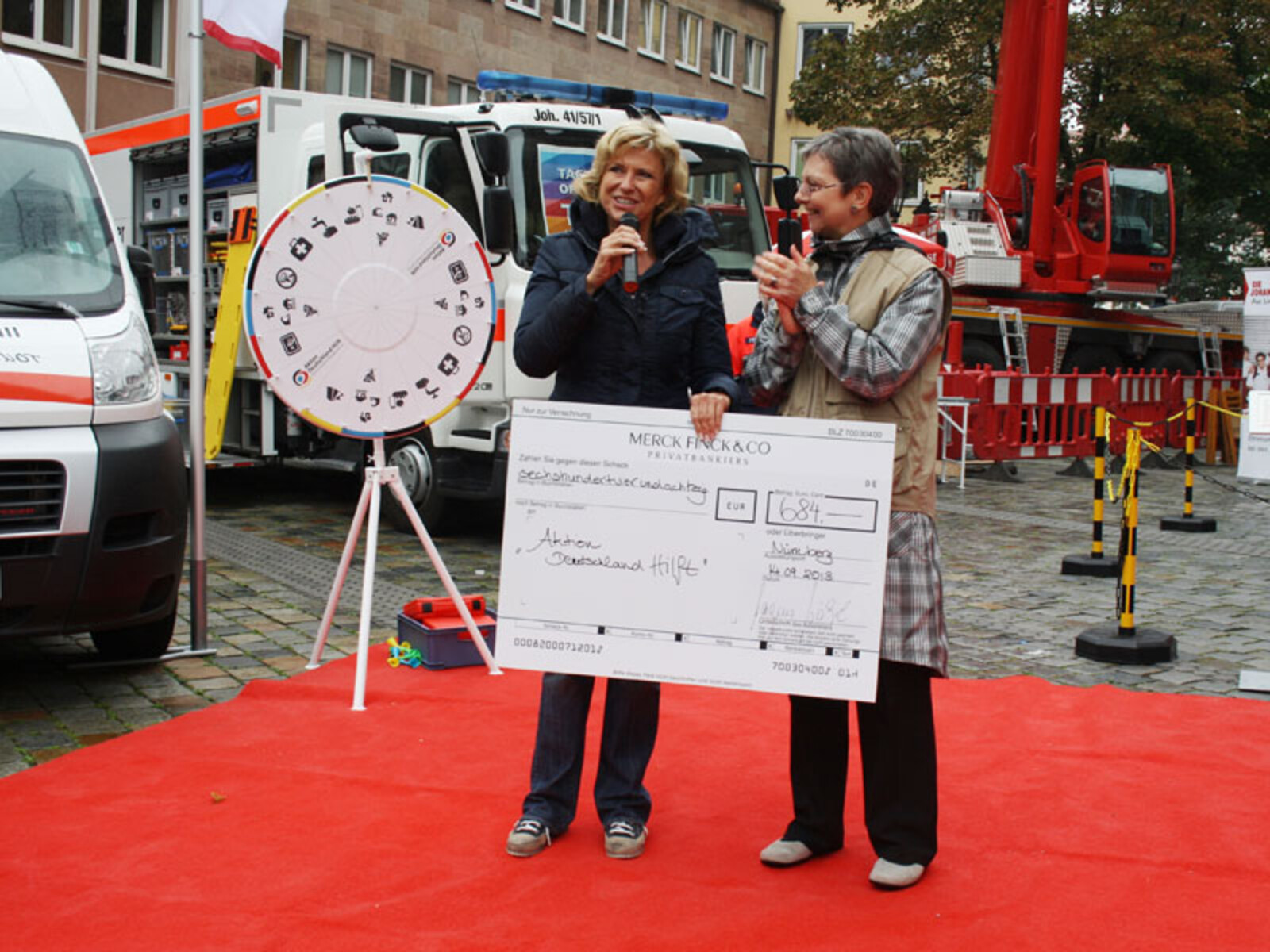 009-800-bs-tour-8 Auch unser Kuratoriumsmitglied Dagmar Wöhrl besuchte unseren Stand