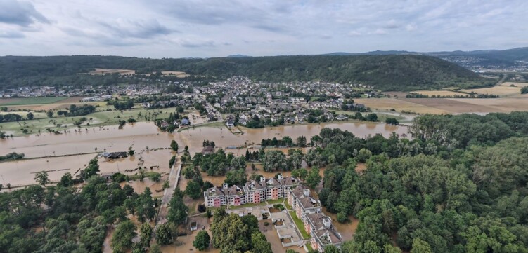 Drohnenaufnahme des Kurparks in Richtung Ortskern Bad Bodendorf