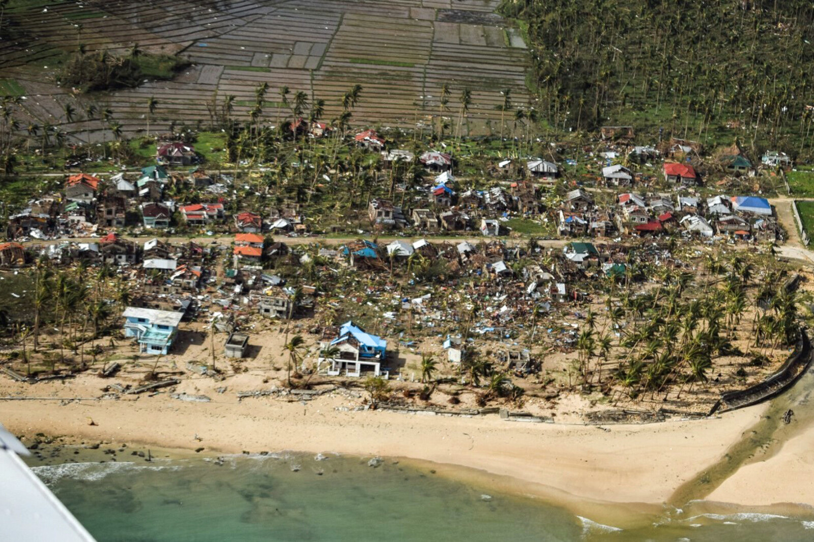 Eine Luftaufnahme zeigt, welche Zerstörung Taifun Rai auf den Philippinen hinterlassen hat