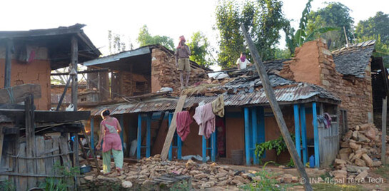 Seit vergangenem Samstag werden bei action medeor Medikamente für die Erdbebenopfer gepackt. Hilfssendungen zur medizinischen Erstversorgung sind inzwischen in Kathmandu angekommen.