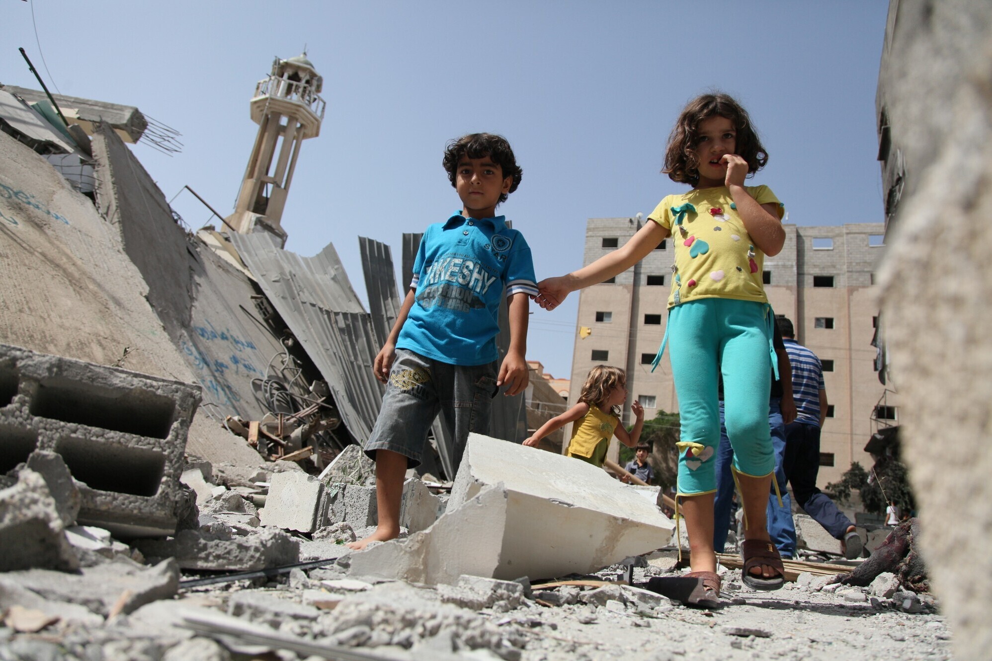 Kinder in der Stadt Gaza im Nahen Osten Kinder in der Stadt Gaza im Nahen Osten