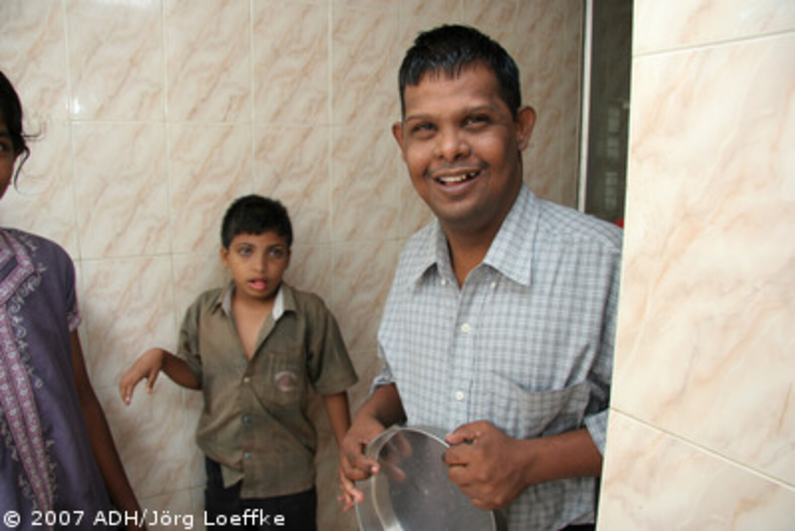 Tsunami-Hilfe Indien: zwei Jungen im Life Help Centre