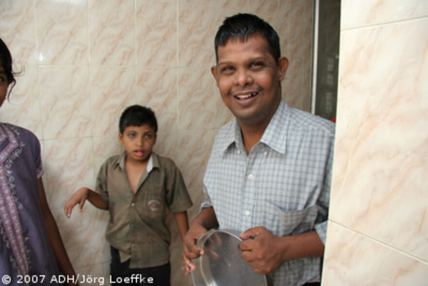 Tsunami-Hilfe Indien: zwei Jungen im Life Help Centre