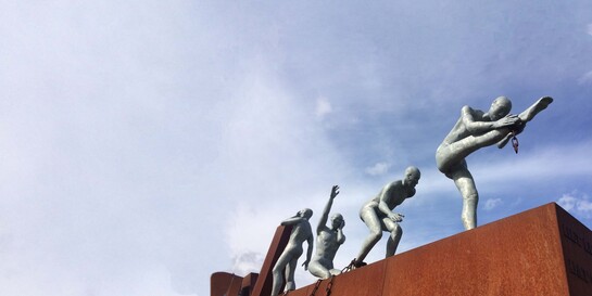 Ein Kunstwerk in Rotterdam, das an Sklaverei erinnern soll