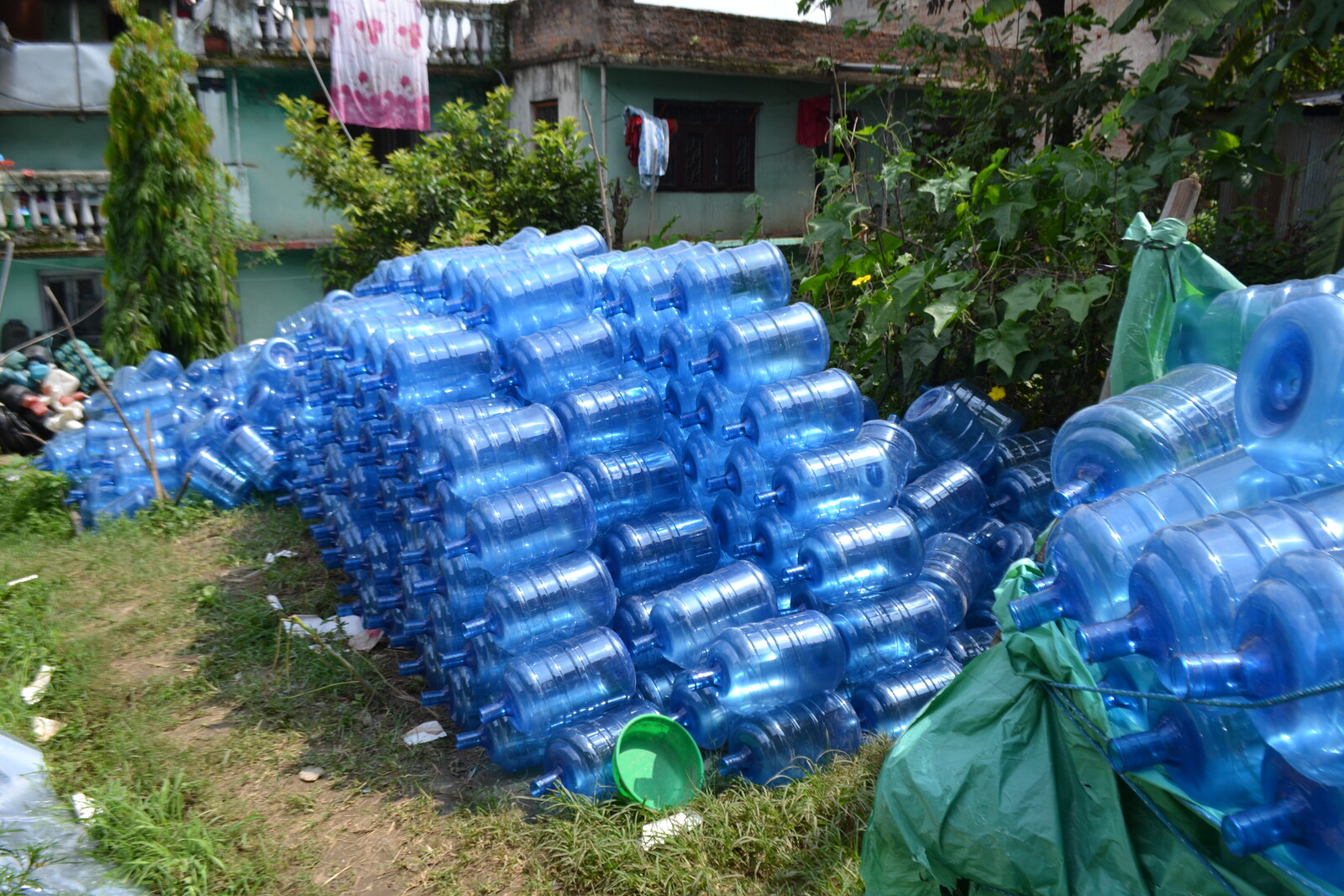 Erdbeben Nepal Verteilung Trinkwasser