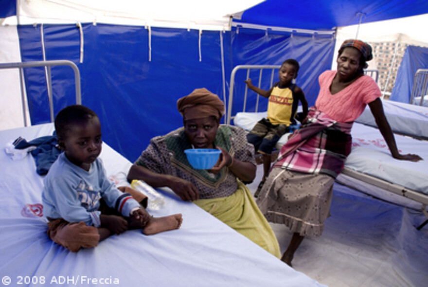 Cholera Simbabwe: Patienten im Krankenhaus