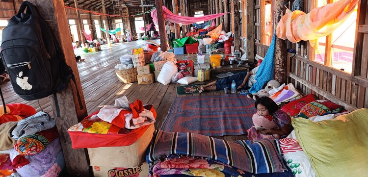 Verteilung von Hilfspaketen für Menschen nach Erdbeben in Myanmar Verteilung von Hilfspaketen für Menschen nach Erdbeben in Myanmar