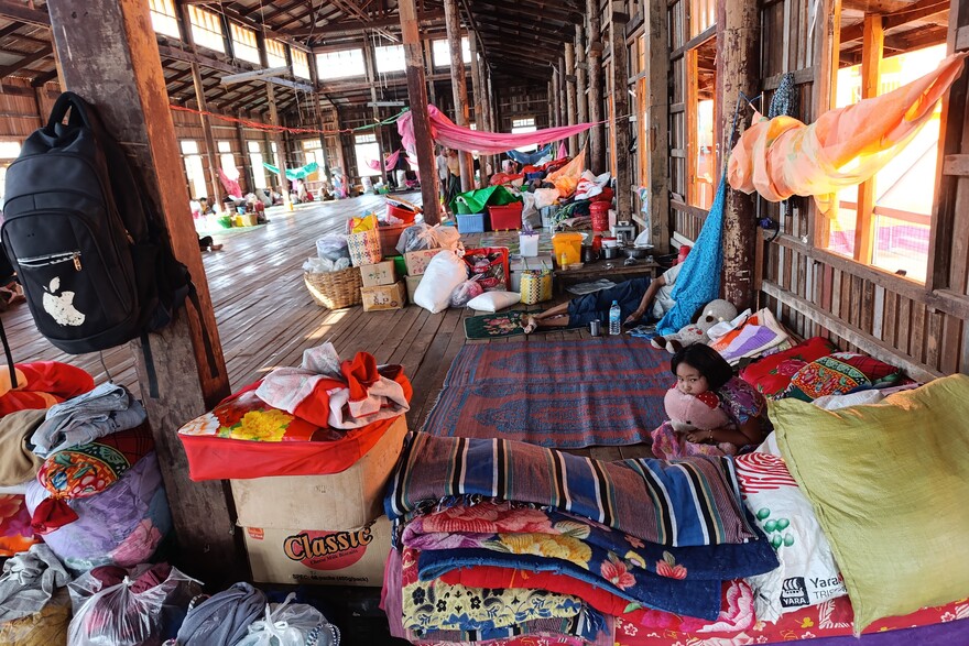 Verteilung von Hilfspaketen für Menschen nach Erdbeben in Myanmar Verteilung von Hilfspaketen für Menschen nach Erdbeben in Myanmar