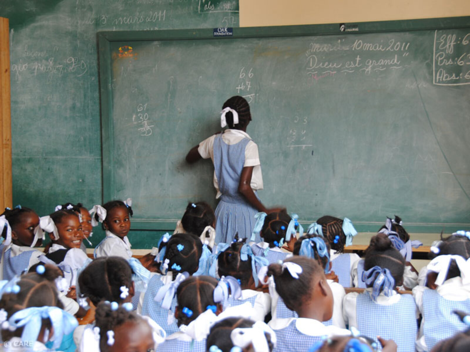 CARE begleitet in einem Bildungsprogramm Schulen in Léogâne