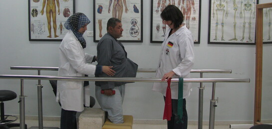 Physiotherapie in Nahost: Uta Prehl hilft Menschen mit Behinderung