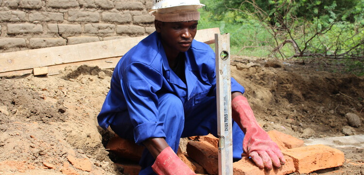 Bauarbeiten eines neuen Hauses in Malawi