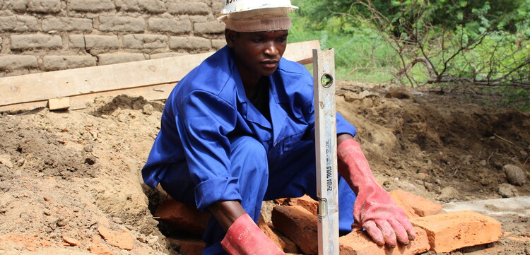 Bauarbeiten eines neuen Hauses in Malawi Bauarbeiten eines neuen Hauses in Malawi