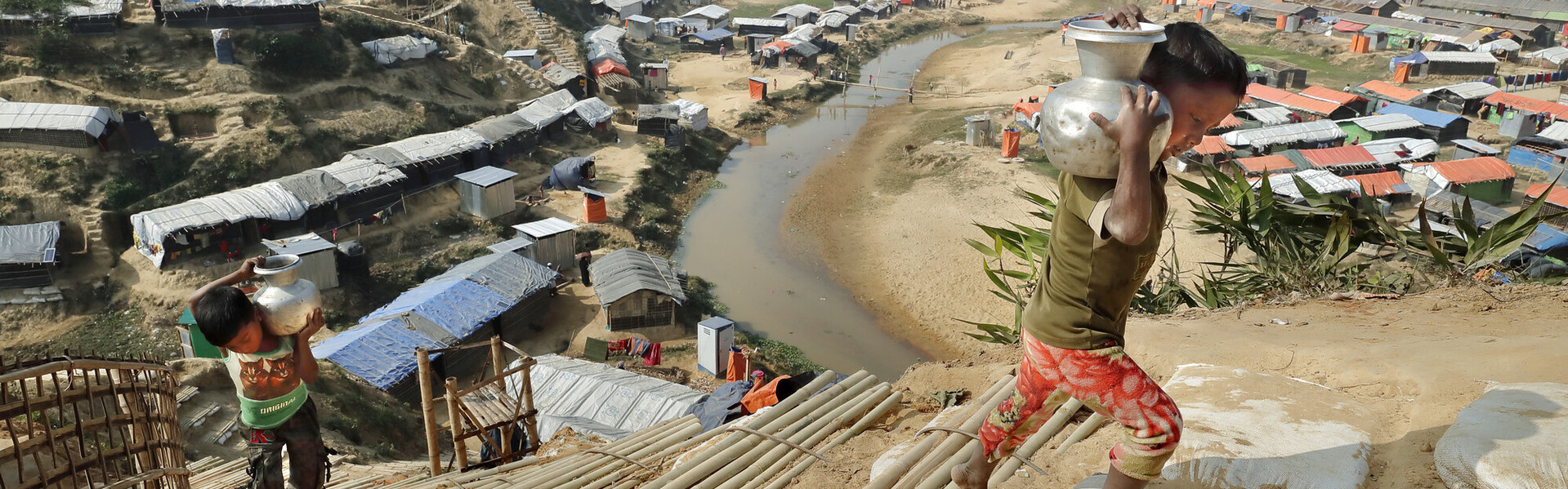 Zwei Kinder im Flüchtlingscamp in Cox’s Bazar in Bangladesch
