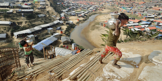 Zwei Kinder im Flüchtlingscamp in Cox’s Bazar in Bangladesch