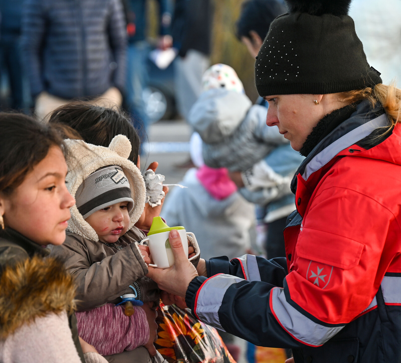 Ungarische Malteser versorgen Geflüchtete in Beregsurany an der ukrainischen Grenze