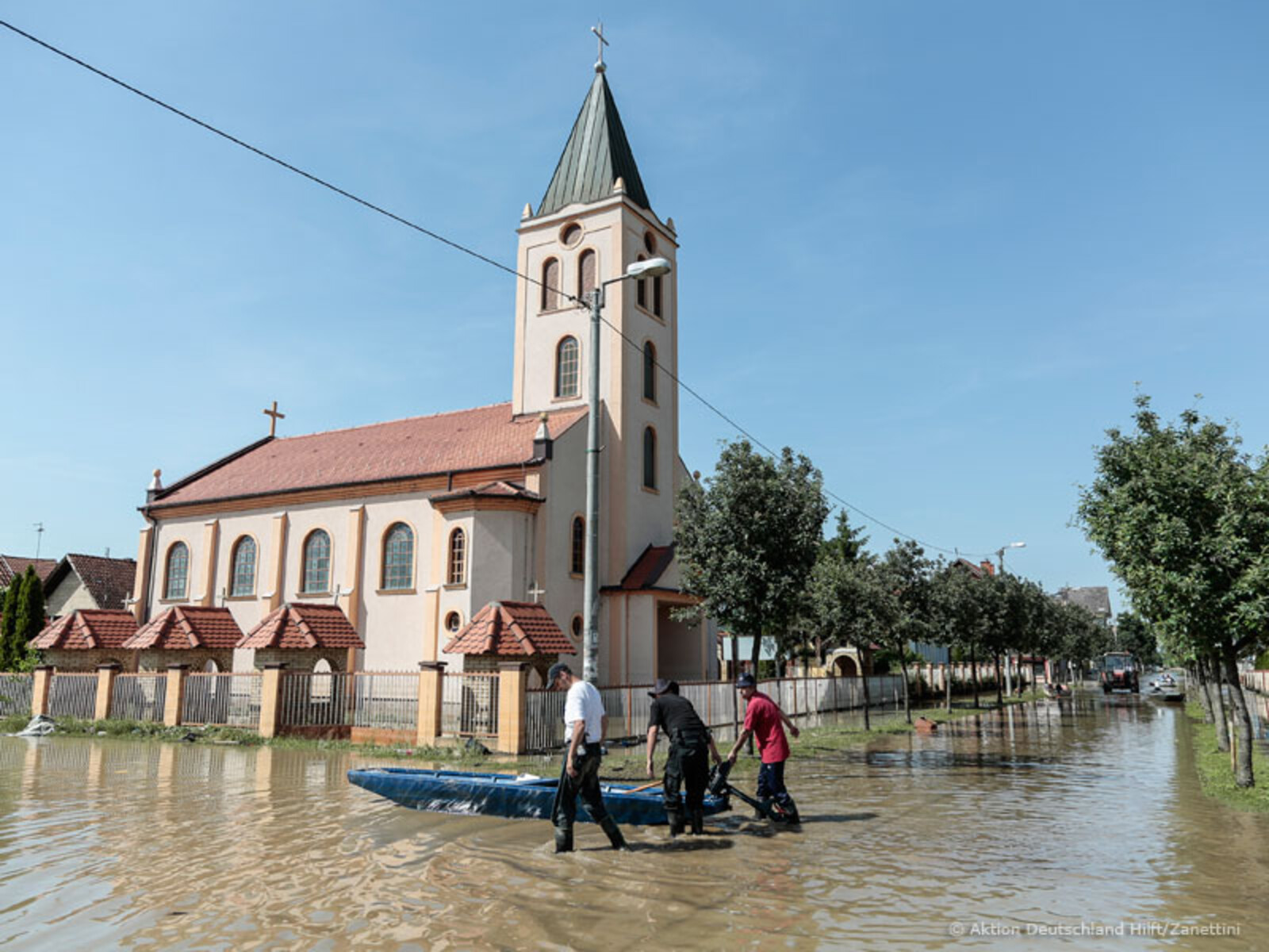 Fast ein Jahr nach dem Hochwasser in Deutschland kam es im Mai des vergangenen Jahres in weiten Teilen von Bosnien und Herzegowina sowie Serbien zu verheerenden Überschwemmungen.