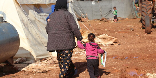 Frau und Kind in Syrien (Symbolbild)