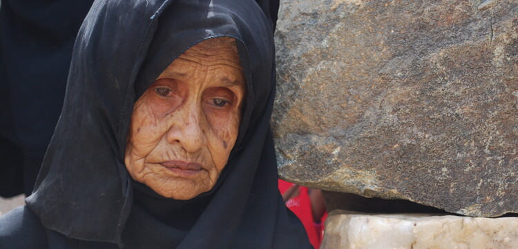 Eine alter Frau im Jemen