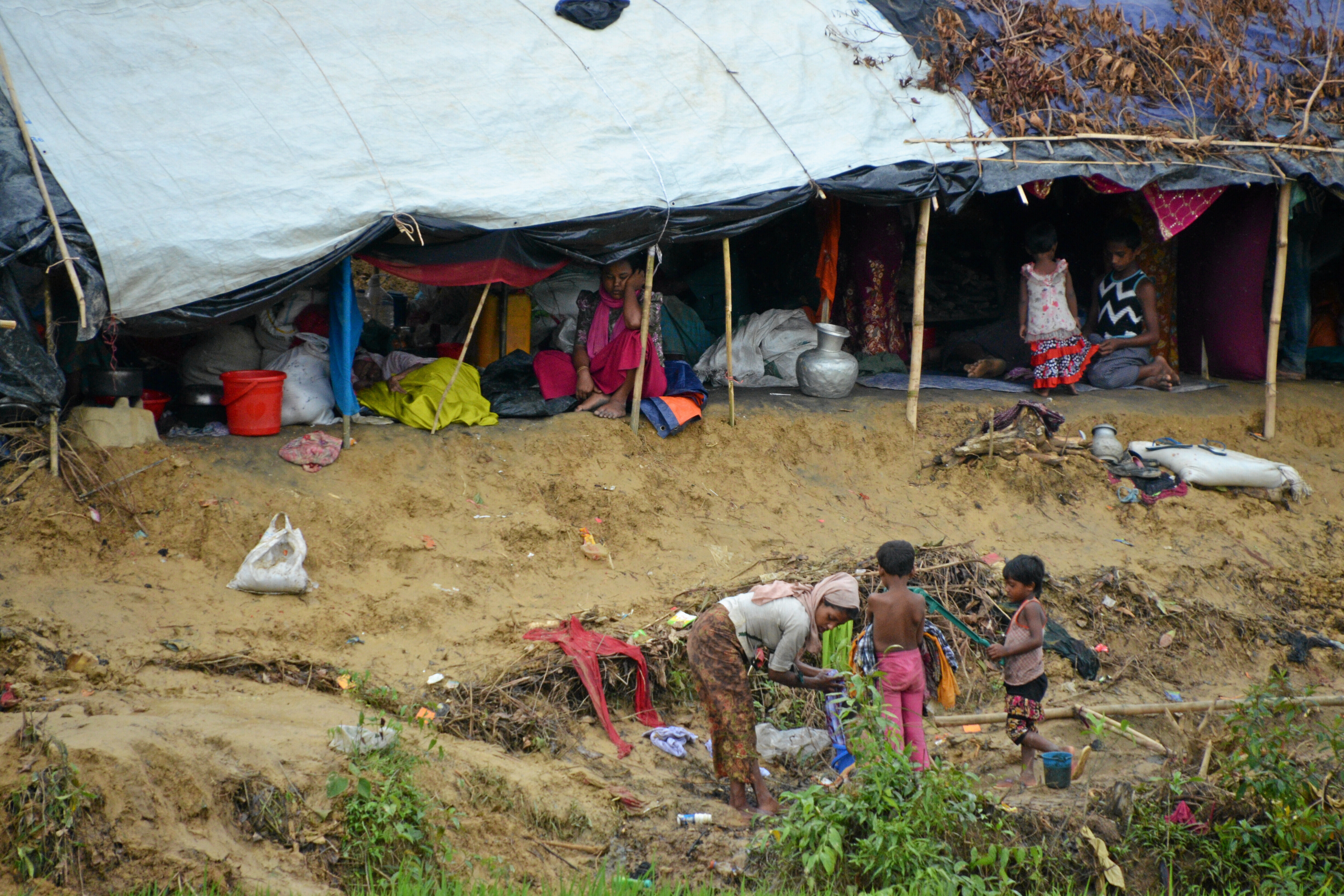 Eine Familie im Flüchtlingscamp Cox’s Bazar, Bangladesch