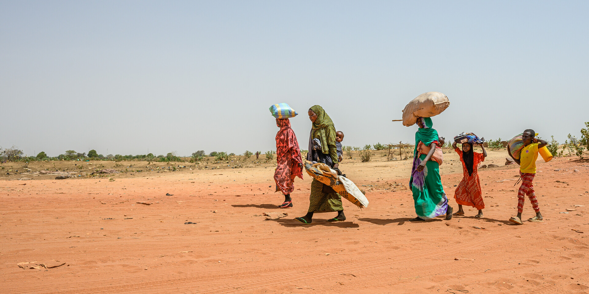 Menschen auf der Flucht im Sudan, der größten Vertreibungskrise der Welt Menschen auf der Flucht im Sudan, der größten Vertreibungskrise der Welt