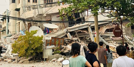 erdbeben-myanmar-zerstoerte-haeuser-bergung-nothilfe