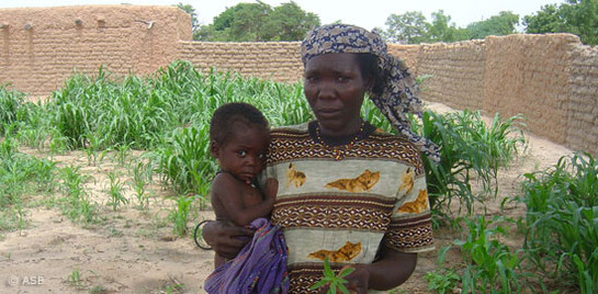 Niger: Frau mit Kind während der Hungersnot 2012