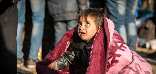 Ein kleiner Junge in Aleppo - er leidet unter der Gewalt