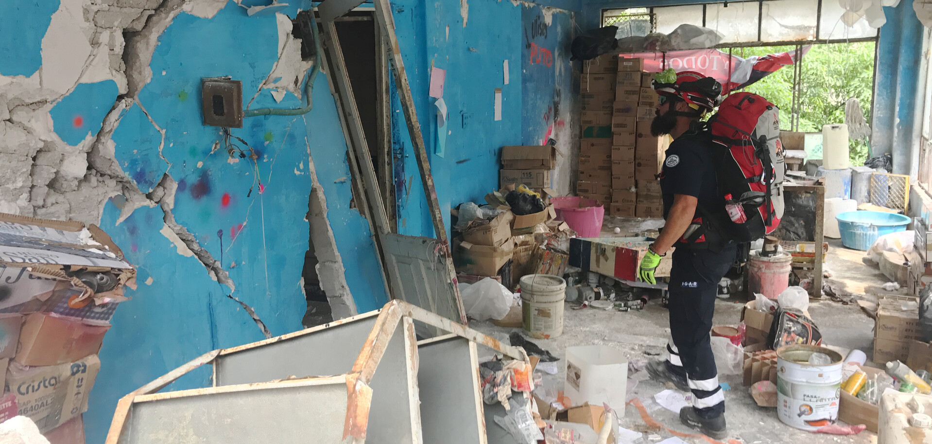 Einsatzkräfte des Bundesverband Rettungshunde helfen nach dem schweren Erdbeben in Mexiko-Stadt. Einsatzkräfte des Bundesverband Rettungshunde helfen nach dem schweren Erdbeben in Mexiko-Stadt.