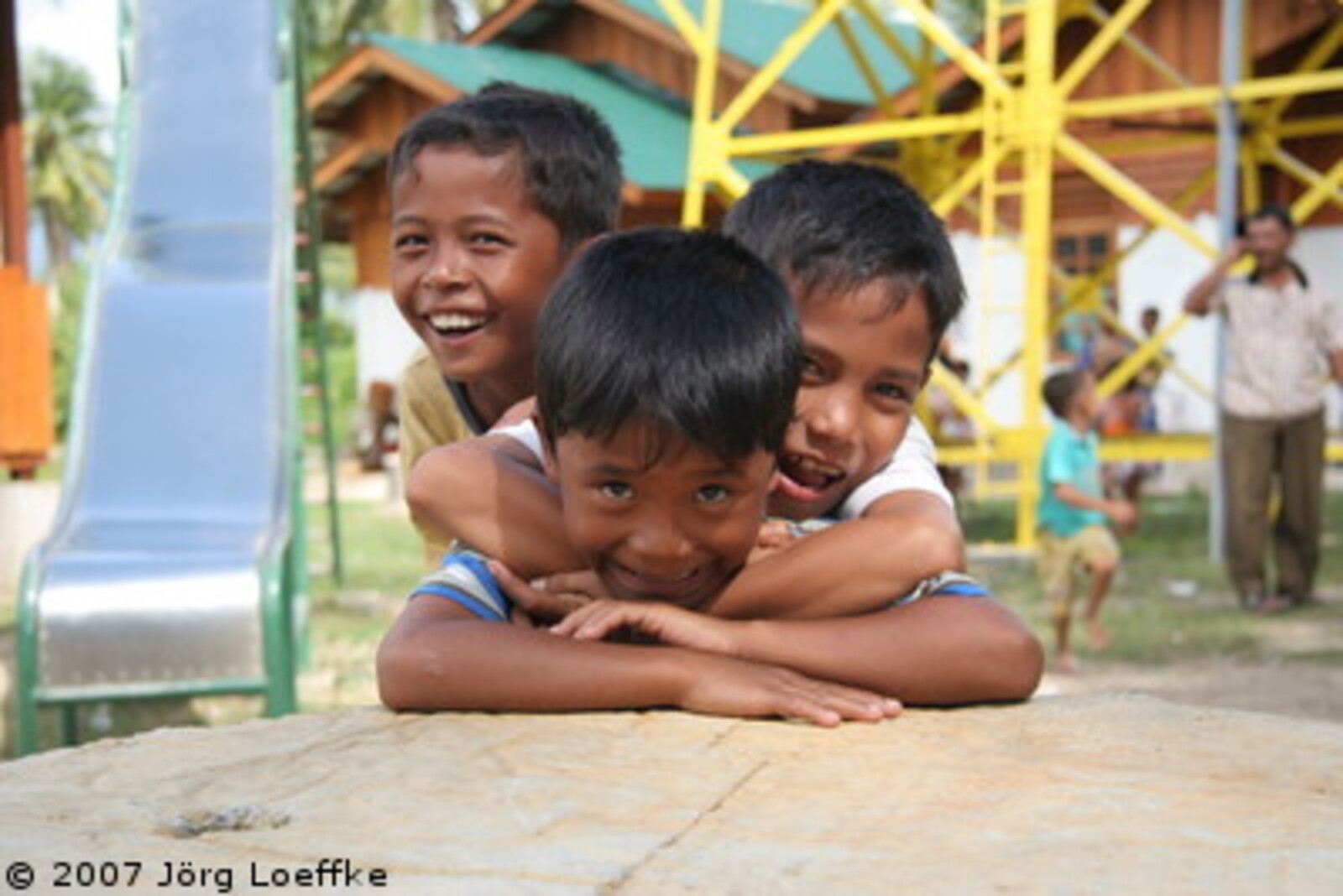 Tsunami-Hilfe Indonesien: Kinder in Susoh