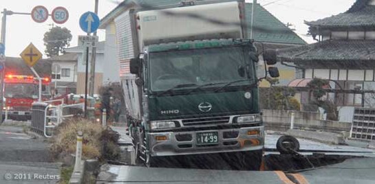 Erdbeben Japan, Tsunami Pazifik, zerstörte Straße