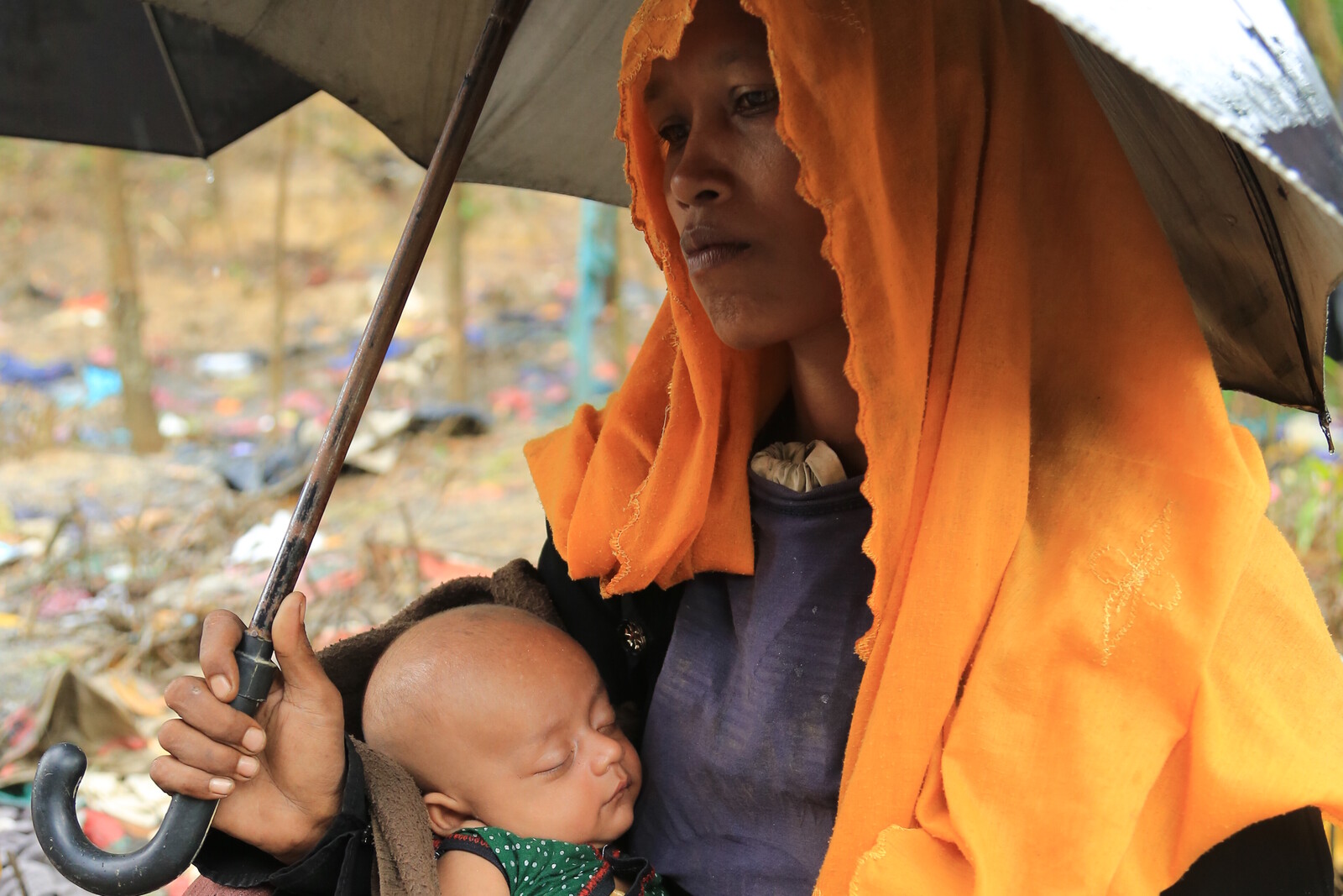 Sahara Begum mit ihrem vier Wochen alten Baby