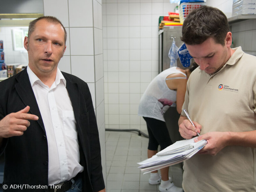 077-bs-hochwasser-okt-77 Nach der Trocknungsphase geht es mit vereinten Kräften und den Bündnispartnern von Aktion Deutschland Hilft an die Sanierungsmaßnahmen