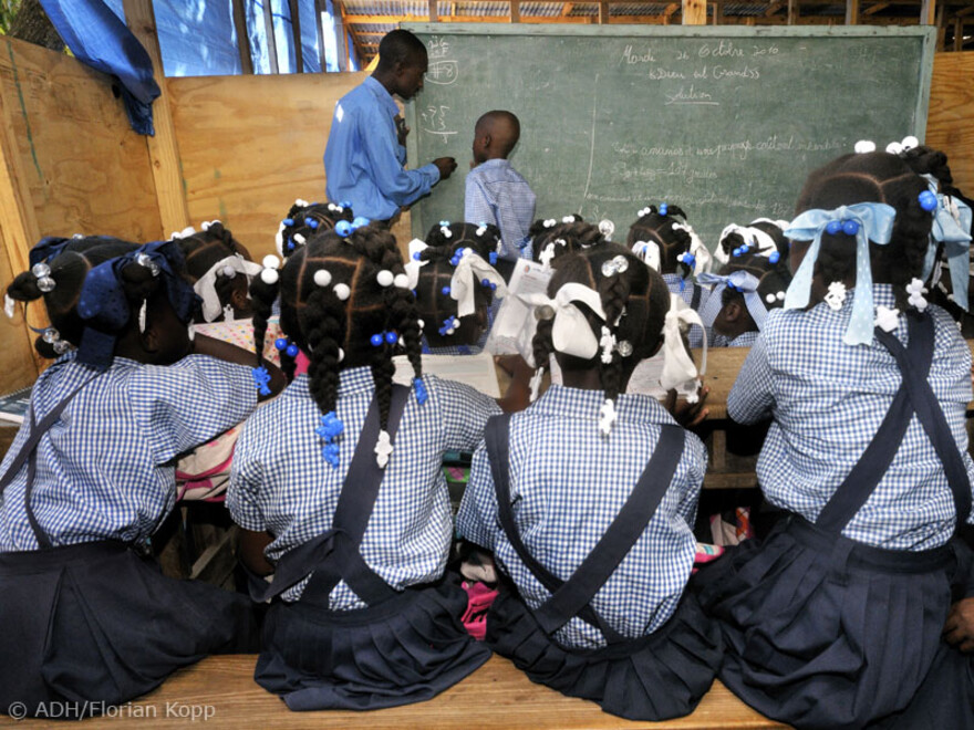 007-800-bildung-7 Nach dem Erdbeben in Haiti: Kinder beim Unterricht
