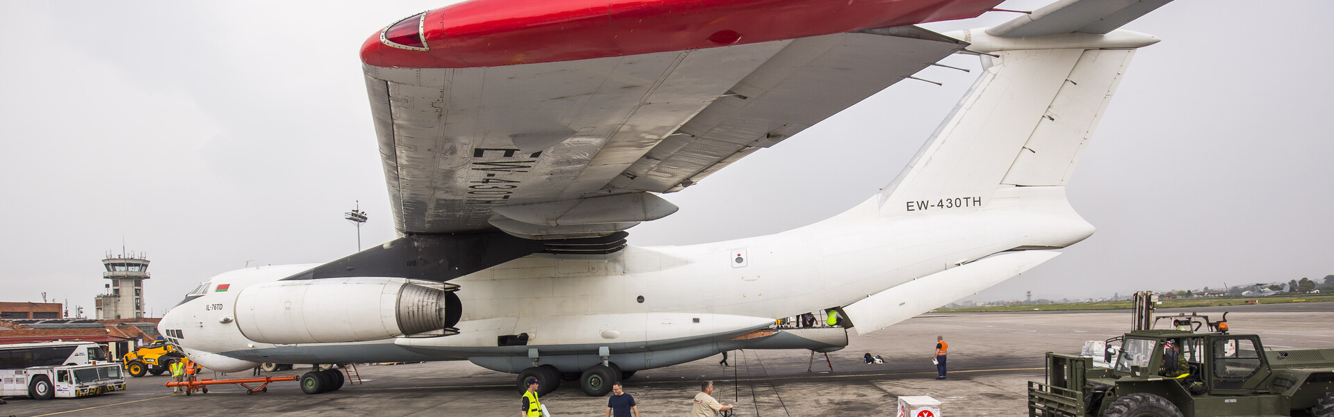 Nach großen Katastrophen kann ein Hilfstransport auch per Flugzeug in das Krisengebiet gebracht werden.