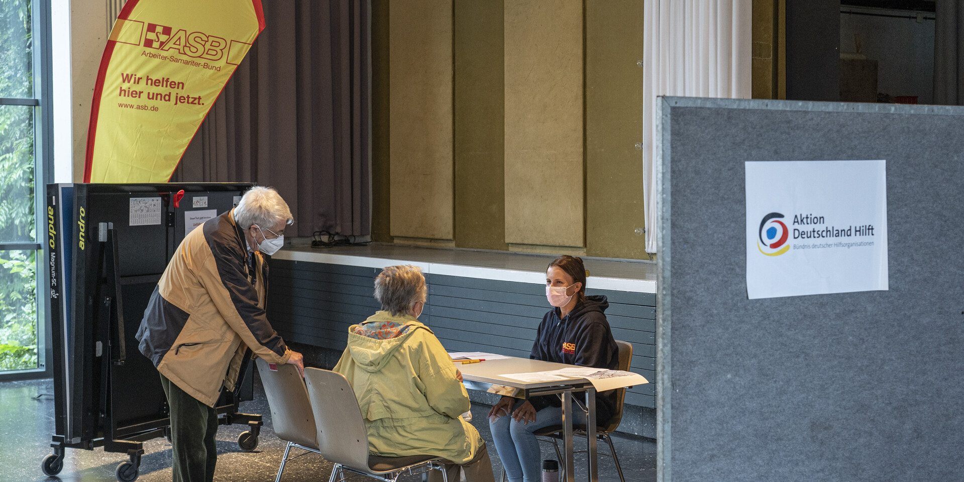In Erftstadt können Betroffene der Hochwasserkatastrophe über das Nothilfebüro des ASB Soforthilfen beantragen 