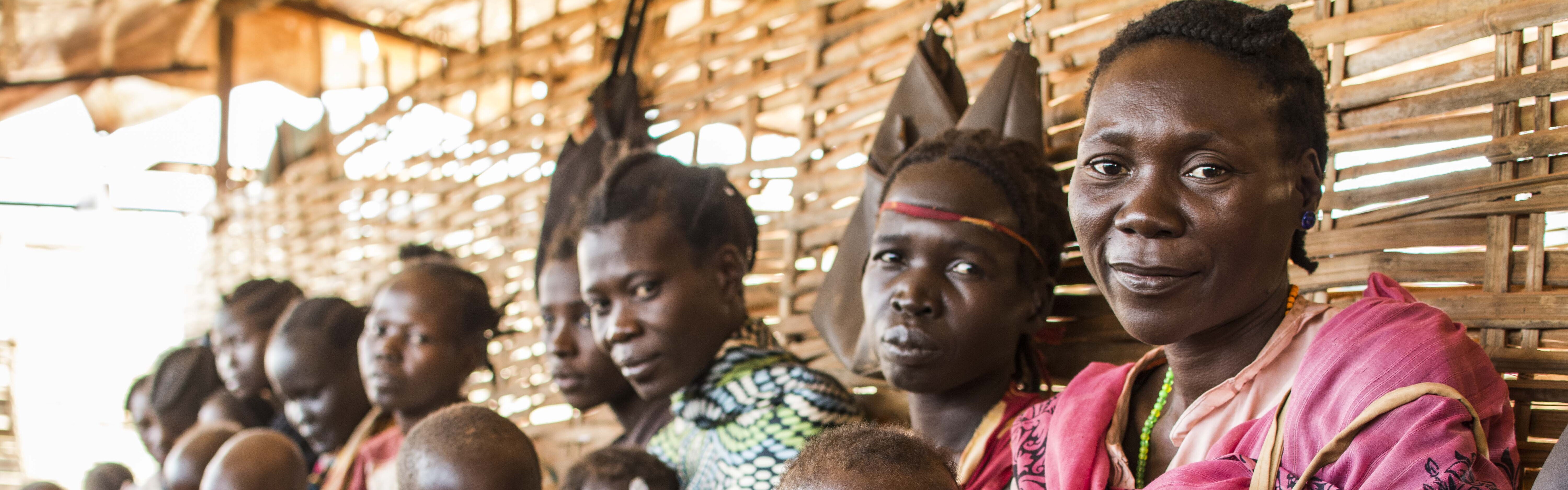 Frauen mit ihren Kindern im Südsudan