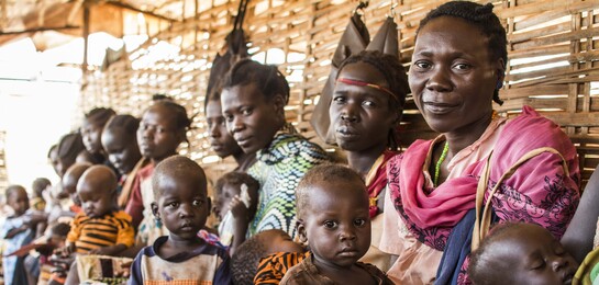 Frauen mit ihren Kindern im Südsudan