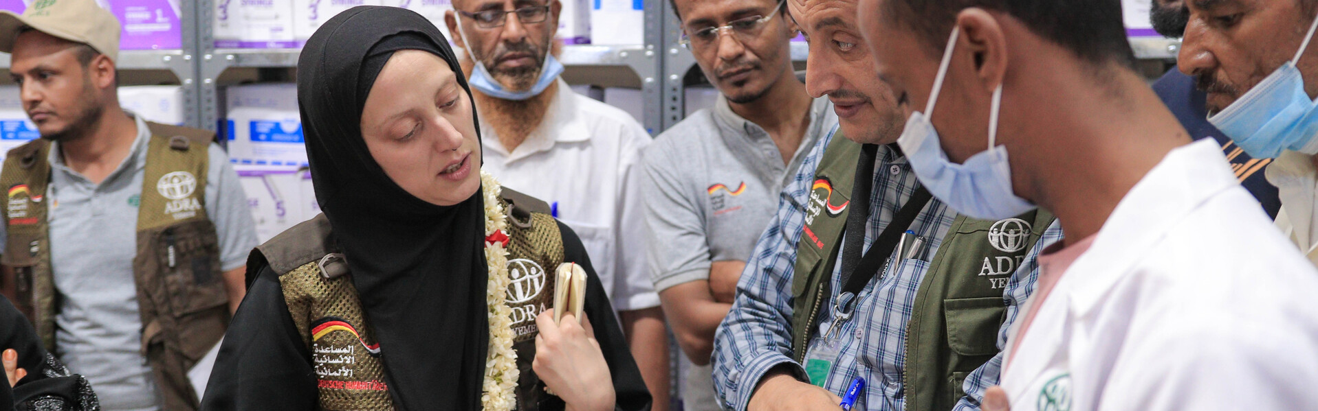 Ein medizinisches Team bei der Organisation von Nothilfe im Jemen (Symbolbild)