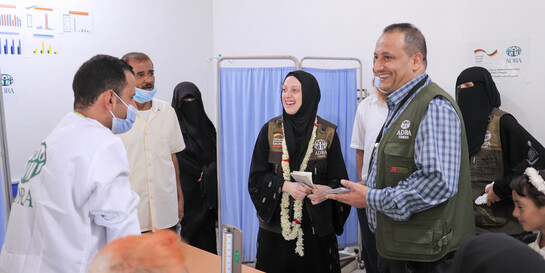 Ein medizinisches Team bei der Organisation von Nothilfe im Jemen (Symbolbild)