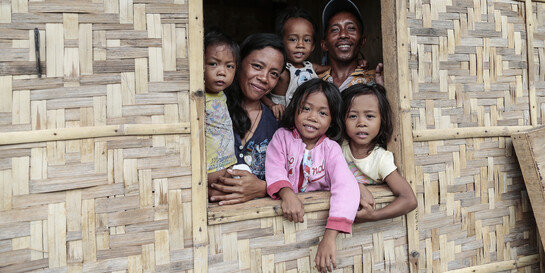 Eine Familie auf den Philippinen - die SDGs sollen weltweit eine nachhaltige Entwicklung fördern