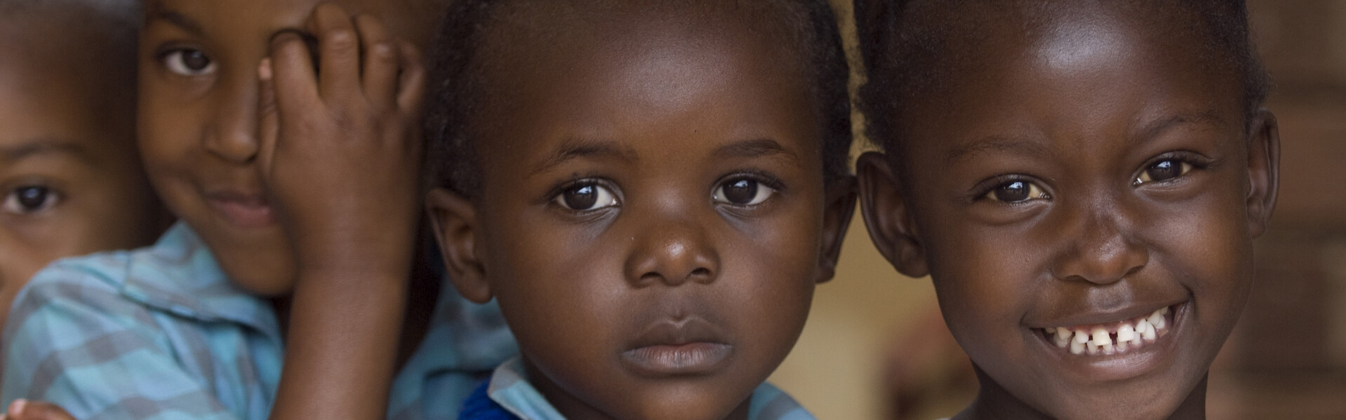 Kinder in Simbabwe, einem Nachbarland von Sambia