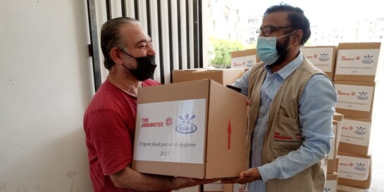 Die Johanniter verteilen Lebensmittelpakete und Hygienesets im Libanon