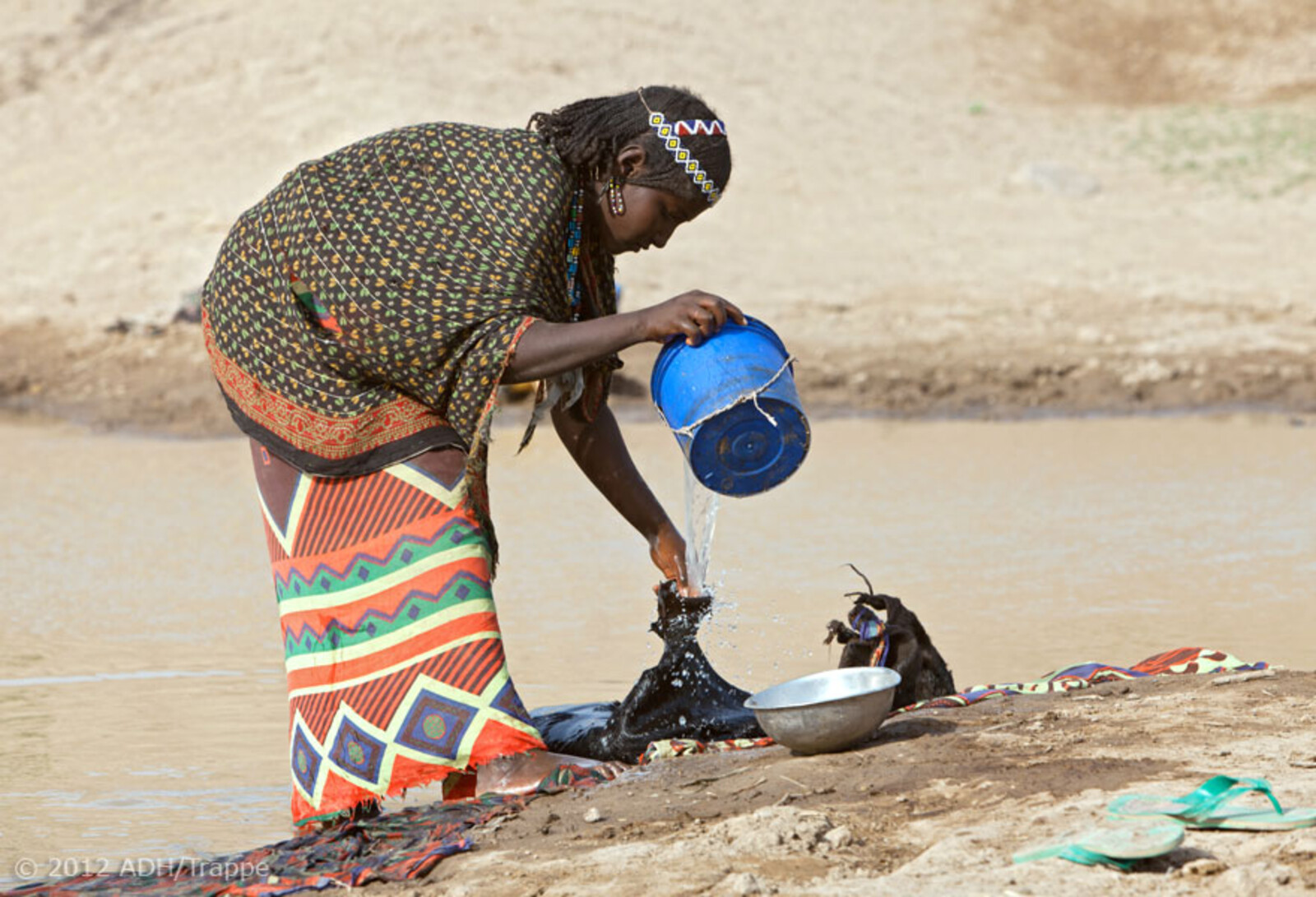 Die Wasserstelle mitten in der Wüste wurde von der Afar Pastoralist Development Association angelegt.