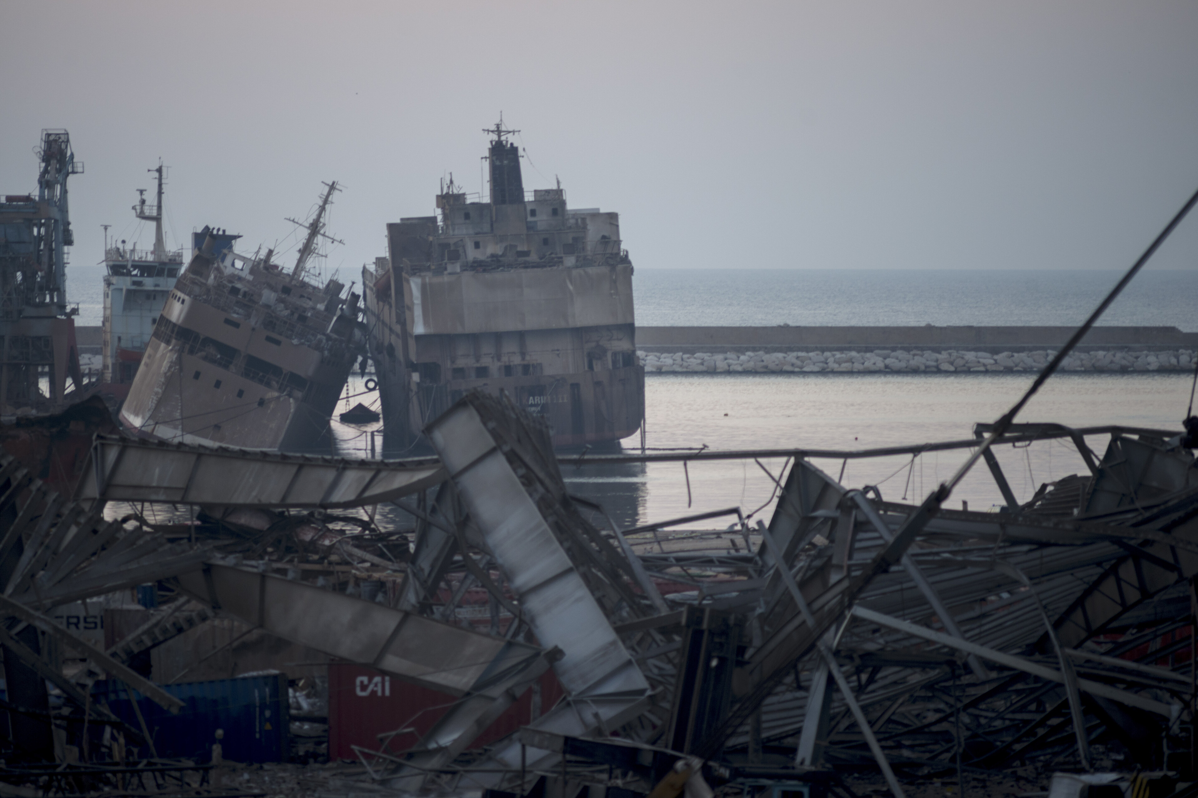 Der zerstörte Hafen von Beirut nach den Explosionen vom 4. August 2020 Der zerstörte Hafen von Beirut nach den Explosionen vom 4. August 2020