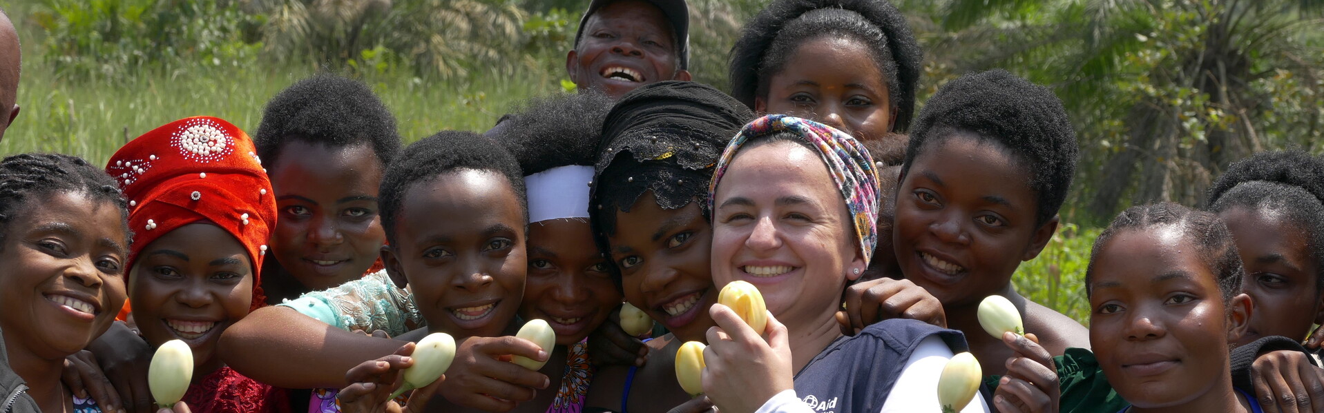 Die LandsAid- Projektmanagerin Stefani Rackes da Silva zu Besuch in der Provinz Süd-Kivu